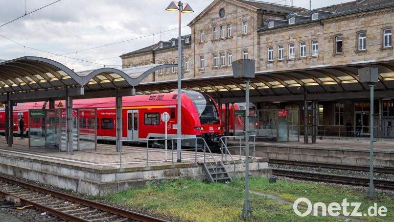Bamberg will seinen historischen Bahnhof im Zuge des Bahnausbaus sanieren und modernisieren. (Archivbild) Bild: Daniel Vogl/dpa