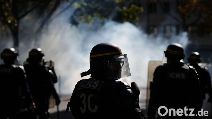 Rund 85 Prozent der mehr als 5.000 Festgenommen sind laut Frankreichs Innenminister Laurent Nuñez minderjährig. Bild: Aurelien Morissard/AP/dpa