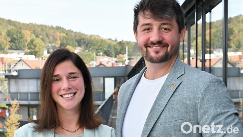 Die bisherige Geschäftsführerin Simone Schwarz und ihr Nachfolger Maximilian Köckritz, der auch einer ihrer Vorgänger war. Bild: Nadine Meier/ZV KVS Oberpfalz