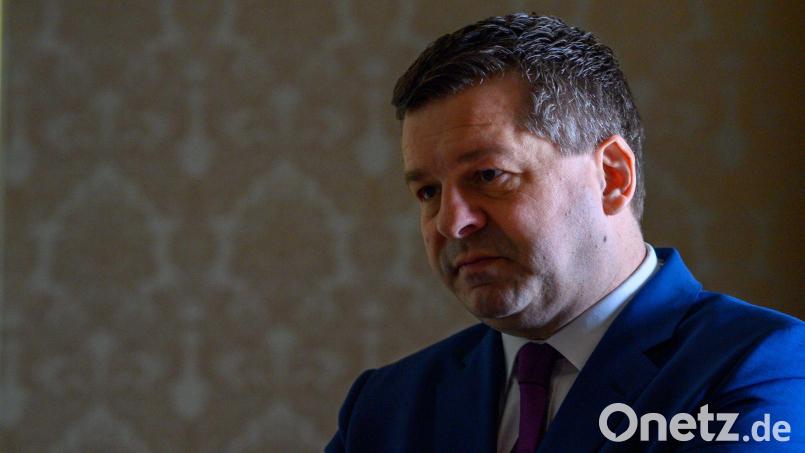 „Trauen uns die Menschen vollumfänglich zu, die Probleme der Zukunft zu lösen? Und da müssen wir eingestehen: Im Moment ist das nicht der Fall, sonst hätten wir bessere Zustimmungswerte“, sagt der CDU-Politiker Sven Schulze. (Archivbild) Bild: Klaus-Dietmar Gabbert/dpa