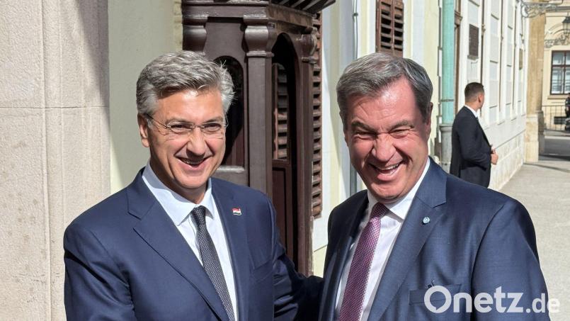 Bayerns Regierungschef Söder (rechts) traf in Kroatien Premier Andrej Plenkovic. Bild: Christoph Trost/dpa