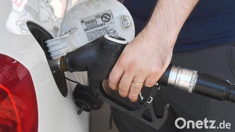 Mit einem Kampfpreis von 1,79 Euro pro Liter sicherte sich eine Tankstelle in Bodenwöhr kurzfristig den günstigsten Sprit im Landkreis Schwandorf nach der Einführung des Tankrabatts. Symbolbild: Gabi Schönberger