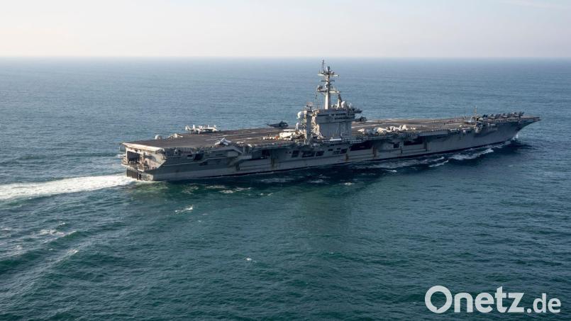 Der US-Flugzeugträger „USS George Washington“ befindet sich aktuell im Nahen Osten. (Archivbild) Bild: Victor R. Caivano/AP/dpa