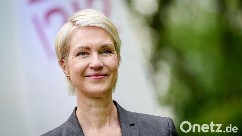 Beim Tanzen kann Mecklenburg-Vorpommerns Ministerpräsidentin Manuela Schwesig (SPD) die Kontrolle abgeben. (Archivbild) Bild: Kay Nietfeld/dpa