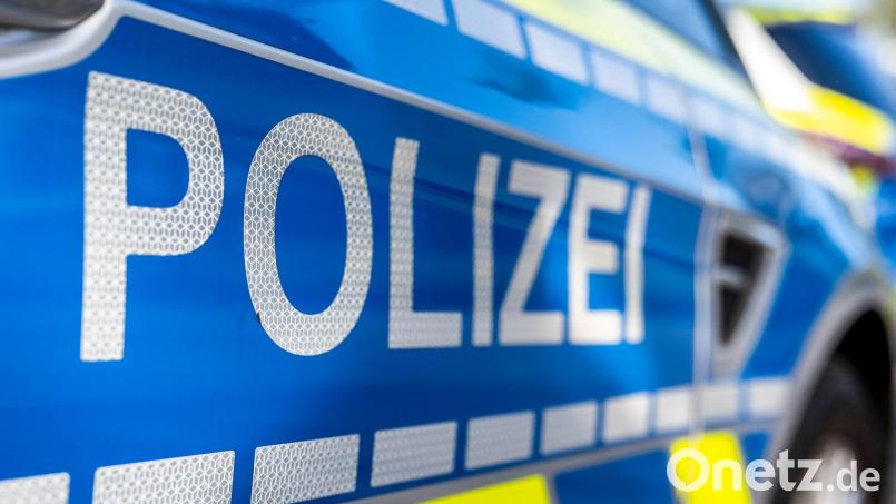 Die Polizei sucht den unbekannten Täter, der im Festzelt Pfefferspray versprühte. (Symbolbild) Bild: David Inderlied/dpa