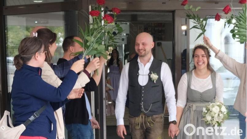 Im Schwarzenfelder Rathaus haben sie sich das Ja-Wort gegeben. Bild: mab