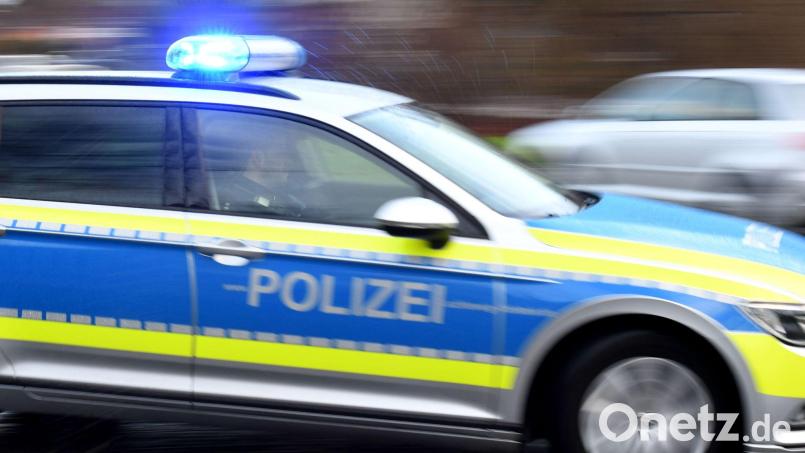 Bei der Unfallaufnahme stellte die Polizei fest, dass der 75-Jährige unter Alkoholeinfluss stand. Symbolbild: Carsten Rehder/dpa