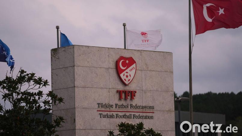 Der türkische Fußball wird immer wieder von Affären erschüttert. (Archivbild) Bild: Francisco Seco/AP/dpa