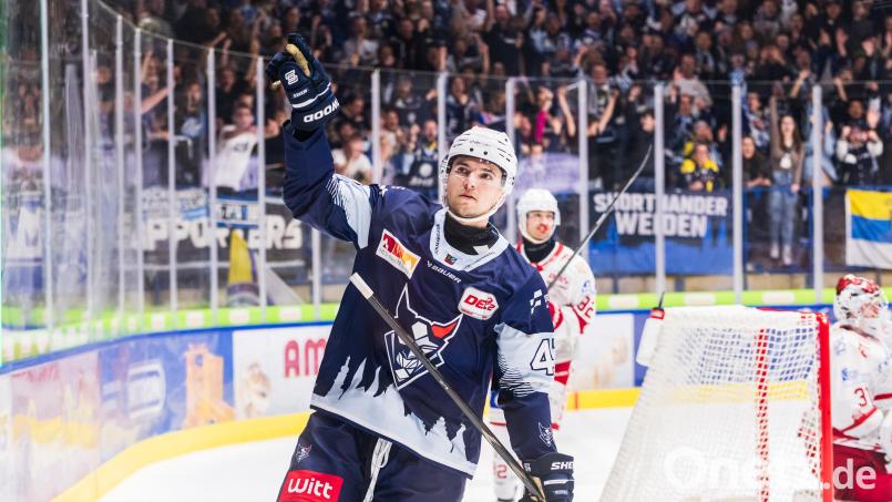 Vladislav Filin traf für die Blue Devils Weiden gegen Regensburg zum zwischenzeitlichen 1:2-Anschlusstreffer und prangerte im Nachgang die Missstände im eigenen Spiel offen an. Bild: Werner Moller