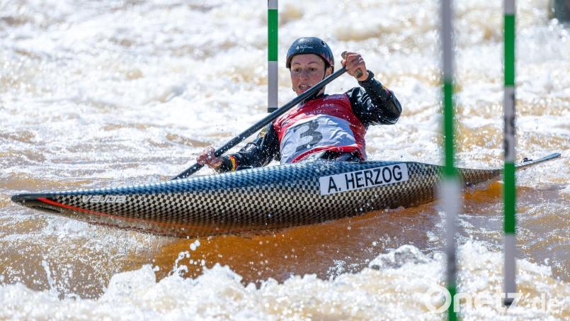 Die Olympia-Dritte von Tokio, Andrea Herzog, holte sich auf ihrer Heimstrecke in Markkleeberg den deutschen Meistertitel. (Archivbild) Bild: Hendrik Schmidt/dpa