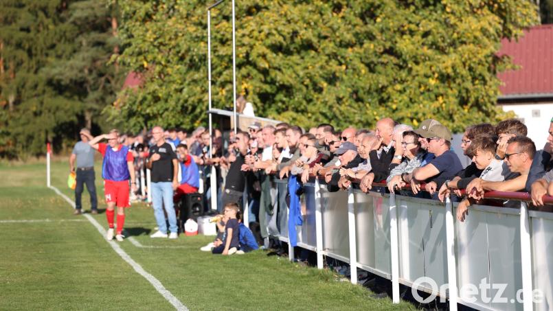 Die SpVgg Moosbach gewinnt das umkämpfte Nachbarderby in der Kreisklasse Ost gegen den SG Waidhaus knapp mit 4:3. Bild: Dieter Jäschke