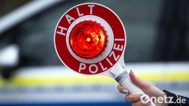 Redakteurin Eva Kreuzer war sehr nervös, als sie zum ersten Mal von der Polizei angehalten wurde. Symbolbild: Soeren Stache/dpa
