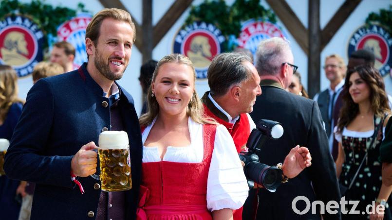 Gibt es bald einen Grund zum Anstoßen für Harry Kane? (Archivbild) Bild: Sven Hoppe/dpa