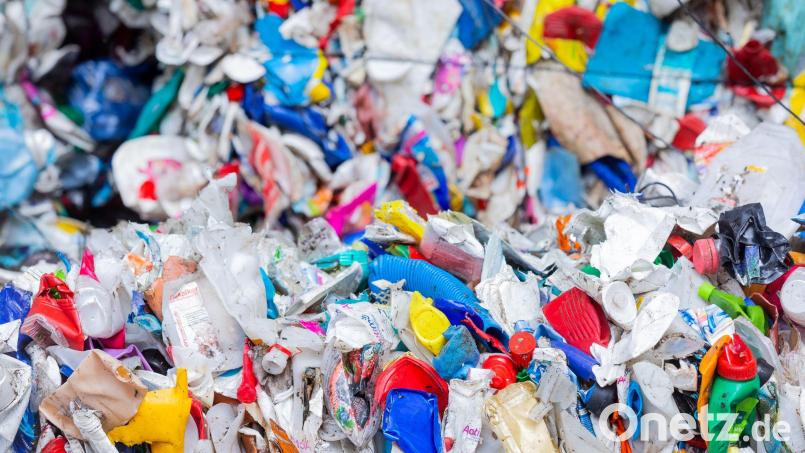 Steuerpflichtig sollen Kunststoffverpackungen sein, wenn deren Kunststoffanteil mehr als fünf Prozent beträgt. (Symbolbild) Bild: Rolf Vennenbernd/dpa