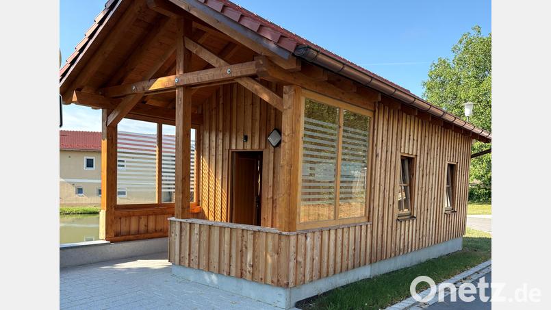 Beim Dorfgemeinschaftshaus Kiesenberg wurde die ILE-Förderung für Innenausstattung, Windfang und Holzbank verwendet. Bild: Ulrike Lehner