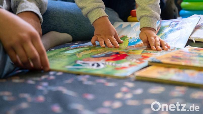 Die meisten Deutschen sind dafür, bei frühkindlicher Bildung mehr Pflichten einzuführen (Archivbild). Bild: Sebastian Gollnow/dpa