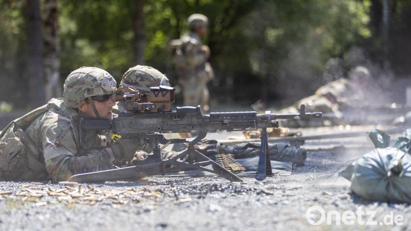 Ratatatatat! US-Soldaten trainieren mit einem Maschinengewehr auf einer Schießbahn auf dem Truppenübungsplatz Grafenwöhr. Dort wird nun die "Range 109" ausgebaut. Symbolbild: Sgt. Griffin Payne/US Army