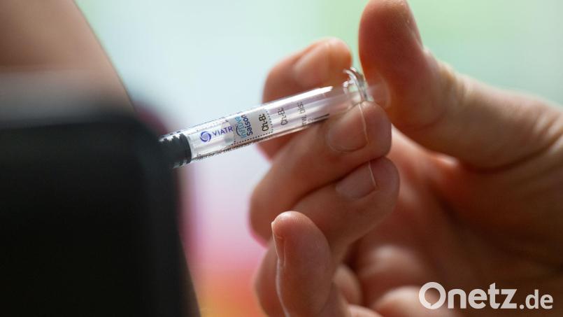 Eine Impfung kann das Risiko für Infektionen verhindern. Bild: Robert Michael/dpa