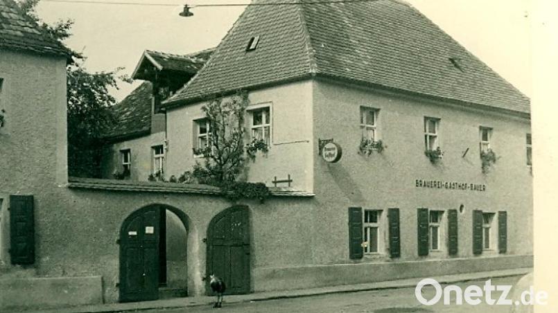 Der alte Brauereigasthof in Schwarzenfeld zu seinen besten Zeiten. Archivbild: mab