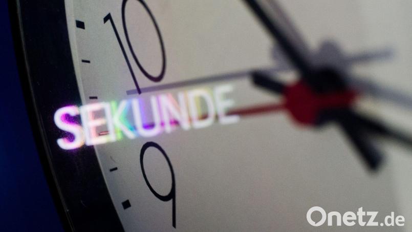 Die Schaltsekunde könnte bald Geschichte sein. (Archivbild) Bild: picture alliance / Julian Stratenschulte/dpa