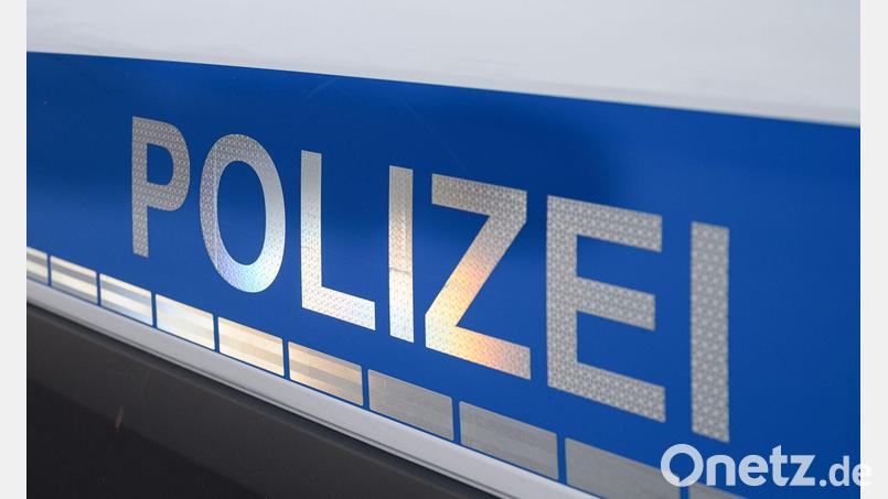 Mit einer erfundenen Krebsdiagnose erbeuten Betrüger von einer Seniorin über 100.000 Euro. Symbolbild: Daniel Vogl/dpa