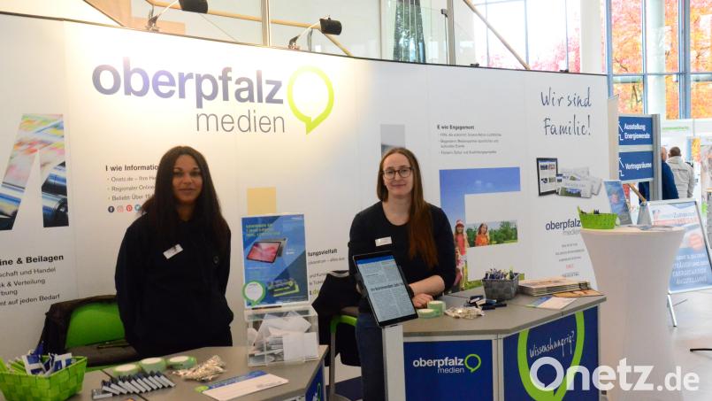Das Team von Oberpfalz-Medien freut sich auf die Fragen der Besucher. Bild: Helmut Kunz