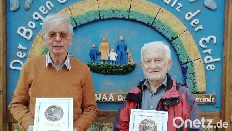 Pfarrer Andreas Schlagenhaufer erhielt die Franziskus-Marterl-Medaille für Umweltschutz. Bild: Johannes Grabler