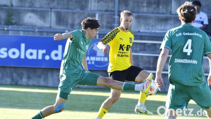 Jonas Obendorfer (links) kehrt bei der DJK Gebenbach gegen den TSV Großbardorf wieder in den Kader zurück. Bild: Hubert Ziegler