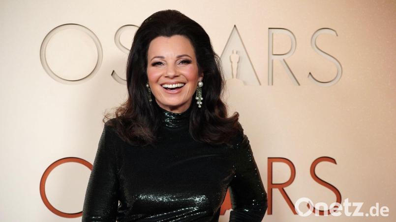 Fran Drescher wurde in den 90ern als „Die Nanny“ bekannt, kommendes Jahr wird sie 70 - hier ist sie bei der Oscarverleihung 2026 auf dem roten Teppich zu sehen. (Archivbild) Bild: Jordan Strauss/Invision/AP/dpa