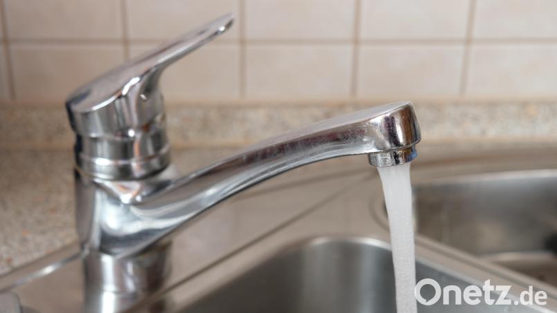Sauberes Trinkwasser aus dem Hahn: Für die technische Überwachung der Wasserversorgung steht in der Gemeinde eine Erneuerung an. Symbolbild: Robert Dotzauer