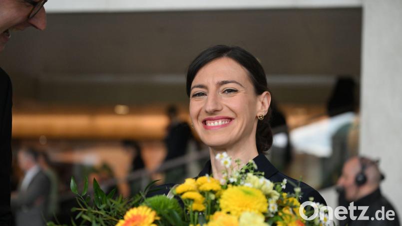 „Ich kann verstehen, dass viele Menschen denken, dass ich Deutsch sprechen sollte“, sagte Flavia Zaka, nachdem sie in einem Interview auf Englisch geantwortet hatte. (Archivbild) Bild: Marijan Murat/dpa