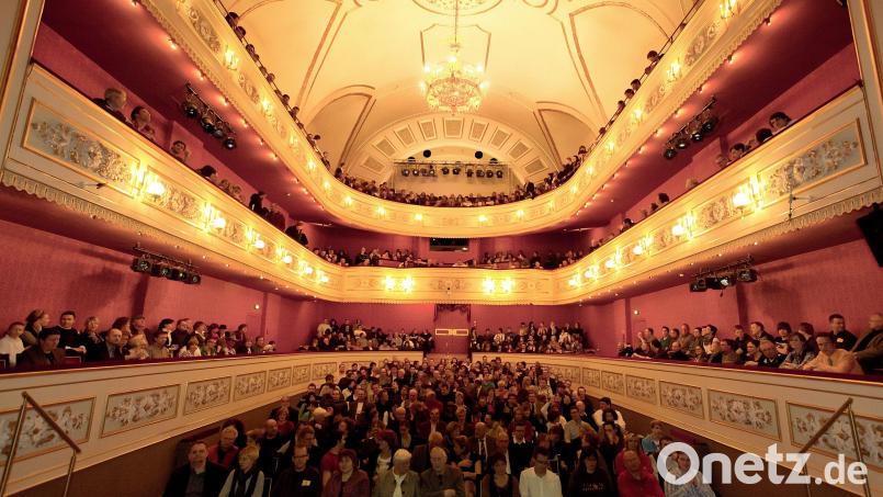 Das Stadttheater Amberg hat einen festen Platz im Herzen seiner Stammgäste. Entgegen aller Trends steigen die Abo-Zahlen dort deutlich. Archivbild: Erich Spahn