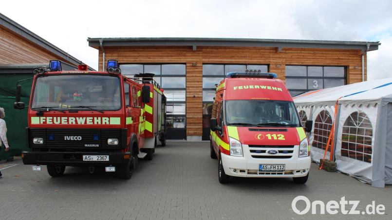 Die noch aktuelle Flotte der Feuerwehr Hohenkemnath, das LF8 (links) soll bald durch ein neues LF10 ersetzt werden. Bild: Lukas Büchold