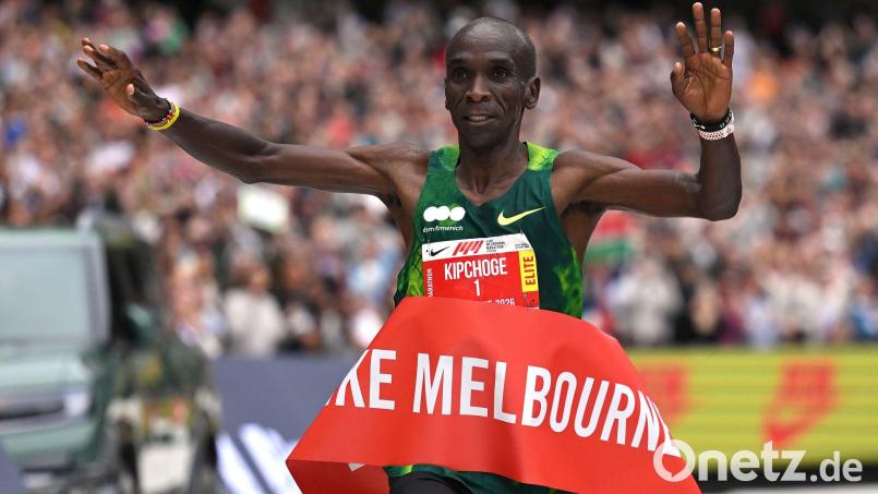 Der 41-jährige Eliud Kipchoge aus Kenia gewinnt den Melbourne-Marathon. Bild: JAMES ROSS/AAP via AP/dpa