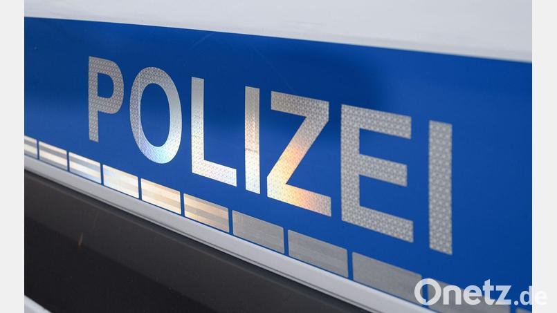 Gleich zweimal innerhalb weniger Stunden musste die Polizei gegen einen mutmaßlich betrunkenen Autofahrer in Bad Tölz einschreiten. (Symbolbild) Bild: Daniel Vogl/dpa