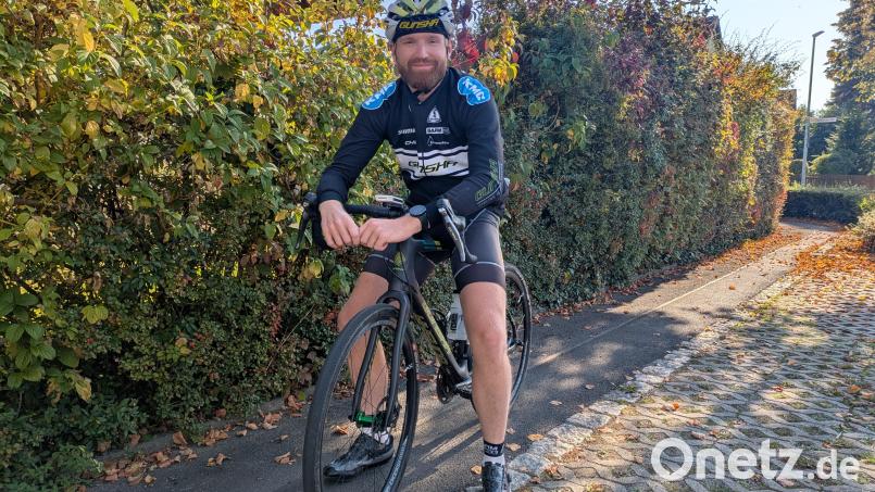 Fast täglich mit dem Rennrad unterwegs ist Johannes Malzer aus Waldsassen. In den vergangenen zehn Jahren saß er rund 150.000 Kilometer im Sattel. "Ich habe alles dokumentiert", sagt er. Bild: Paul Zrenner