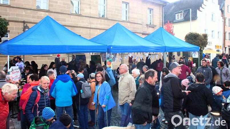 Beim Herbstmarkt in Kemnath konnten die Fieranten über zu wenig Nachfrage sicher nicht klagen. Bild: Holger Stiegler