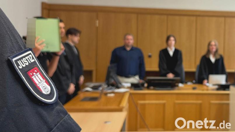 Schöffinnen und Schöffen werden alle fünf Jahre gewählt. Wer wann zu Gerichtssitzungen herangezogen wird, wird anschließend gesondert festgelegt. (Symbolbild) Bild: Christiane Bosch/dpa