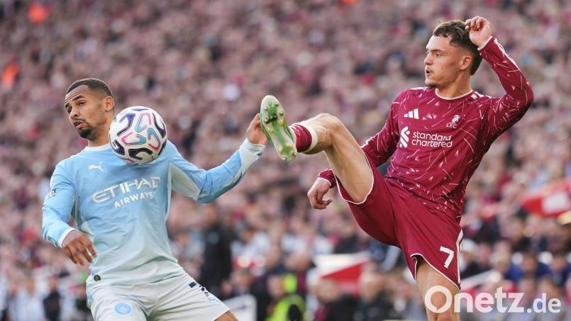 Florian Wirtz (r) tut sich beim FC Liverpool weiter schwer. Bild: Jon Super/AP/dpa