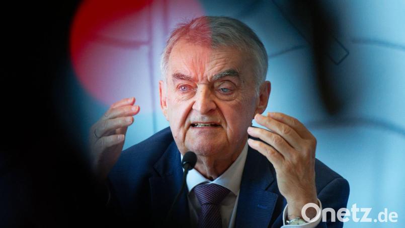 NRW-Innenminister Herbert Reul (CDU) liegt nach einem Sturz im Krankenhaus (Archivbild) Bild: Henning Kaiser/dpa