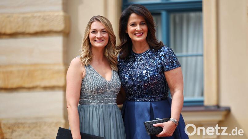 So einig wie hier sind sich die beiden CSU-Ministerinnen Judith Gerlach und Michaela Kaniber gerade nicht immer. (Archivbild) Bild: Daniel Karmann/dpa