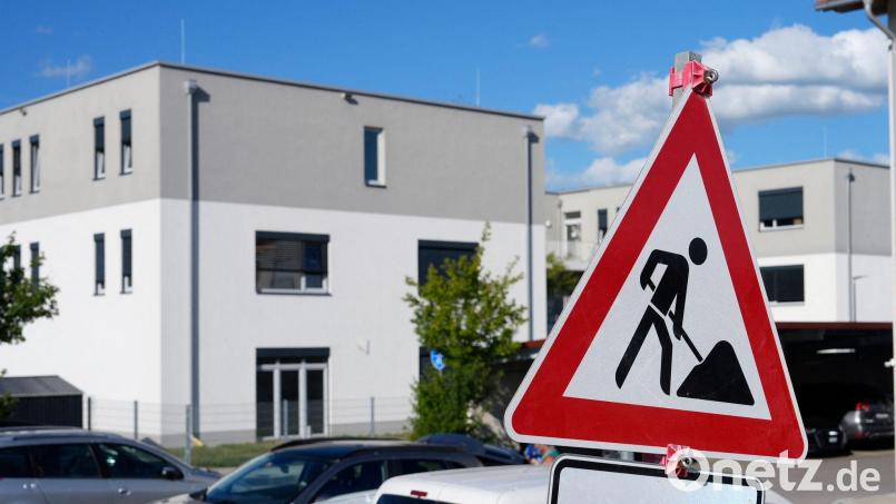 Bei der Klinik gibt es noch einige Baustellen. (Archivbild) Bild: Uwe Lein/dpa
