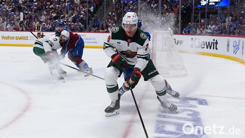 Vom Puck am Kopf getroffen: Nico Sturm. (Archivbild) Bild: David Zalubowski/AP/dpa