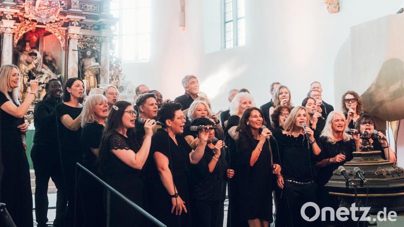 Der Gospelchor "Living Water" singt am Sonntag, 18. Oktober um 17 Uhr in der Friedenskirche Grafenwöhr Gospel und Spirituals. Foto: "Living Water" Maximilian Lawrenz. Bild: Maximilian Lawrenz