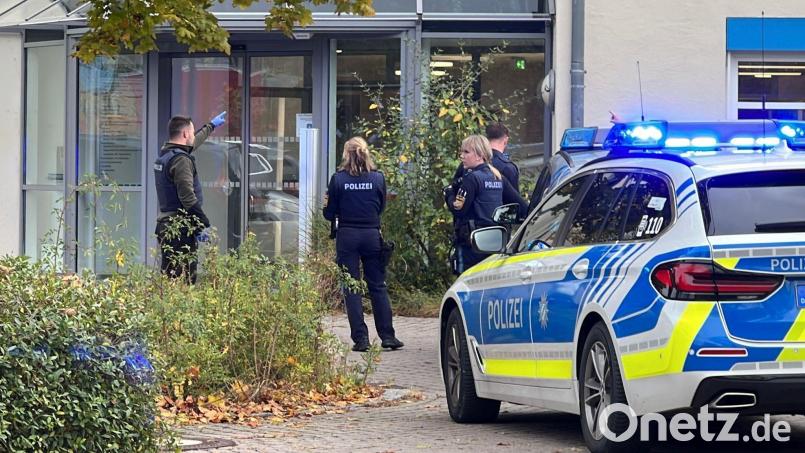 2023 tötete ein Minderjähriger ein Kind im Bezirkskrankenhaus Regensburg und verletzte zwei Personen mit einem Messer. Nach einer erfolgreichen Revision gibt es nun ein Urteil. Archivbild: André Baumgarten/dpa