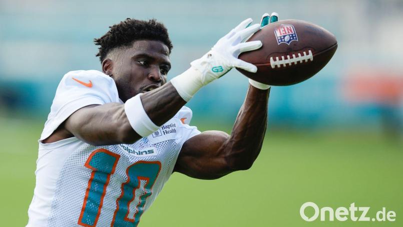 Tyreek Hill spielte von 2022 bis 2025 für die Miami Dolphins. (Archivbild) Bild: Rebecca Blackwell/AP/dpa