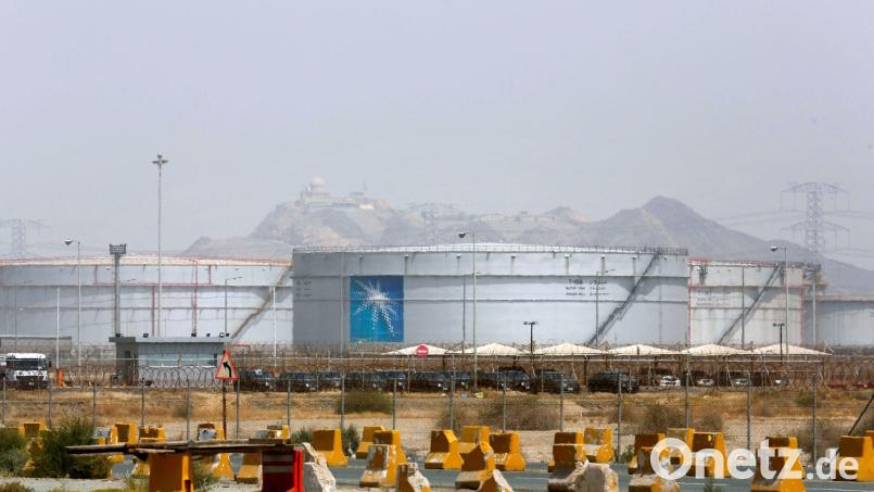Im Osten Saudi-Arabiens gerät der Ölkonzern Aramco erneut unter Beschuss. (Archivbild) Bild: Amr Nabil/AP/dpa
