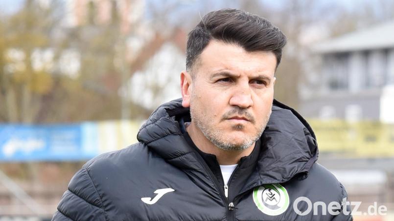 Bezirksliga-Spitzenreiter SV Mitterteich gastiert am Samstag bei Union Selb. Nicht dabei ist Chefcoach Mo Tamo, der beim Trainerkongress der DFB-Stützpunkttrainer in Frankfurt ist. Bild: Rudolf Gebert