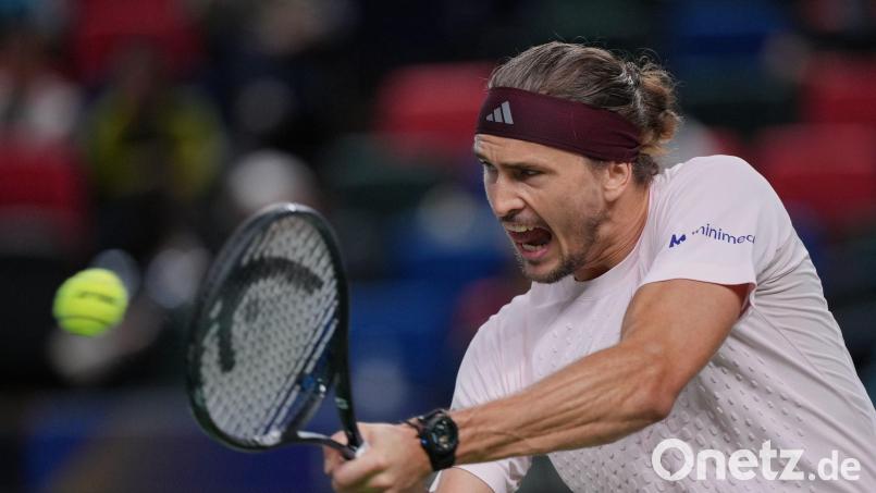 Alexander Zverev steht im Halbfinale von Shanghai. (Archivbild) Bild: Andy Wong/AP/dpa