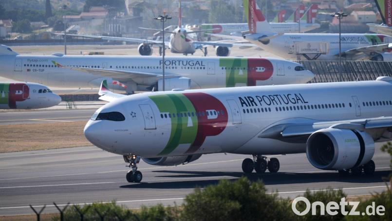 Tap hatte zuletzt vier Jahre in Folge Gewinne eingeflogen. Bild: Armando Franca/AP/dpa